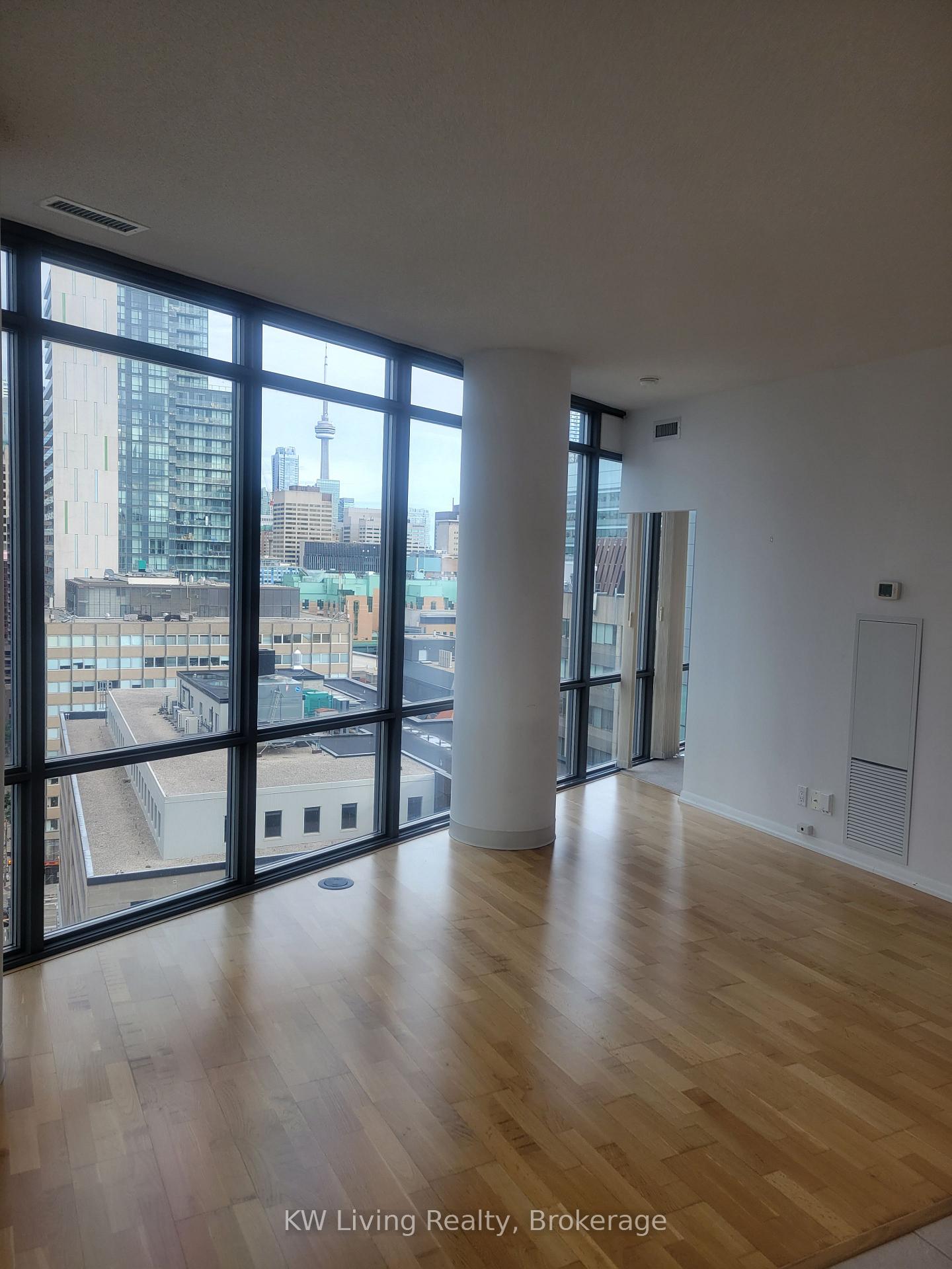 Front of Unit 1408, 832 Bay Street