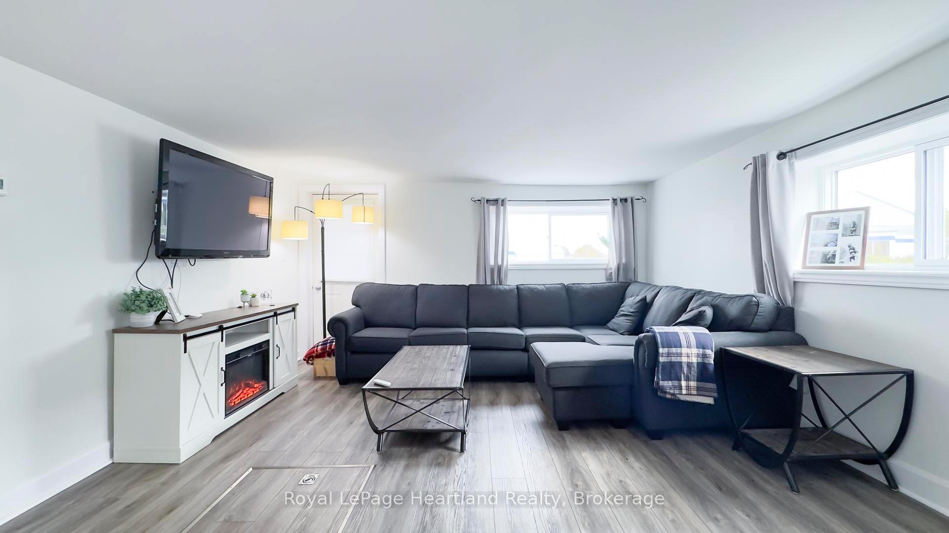 Photo 5 of 252 Huron Road, Goderich, Goderich (Town) — HOMEH