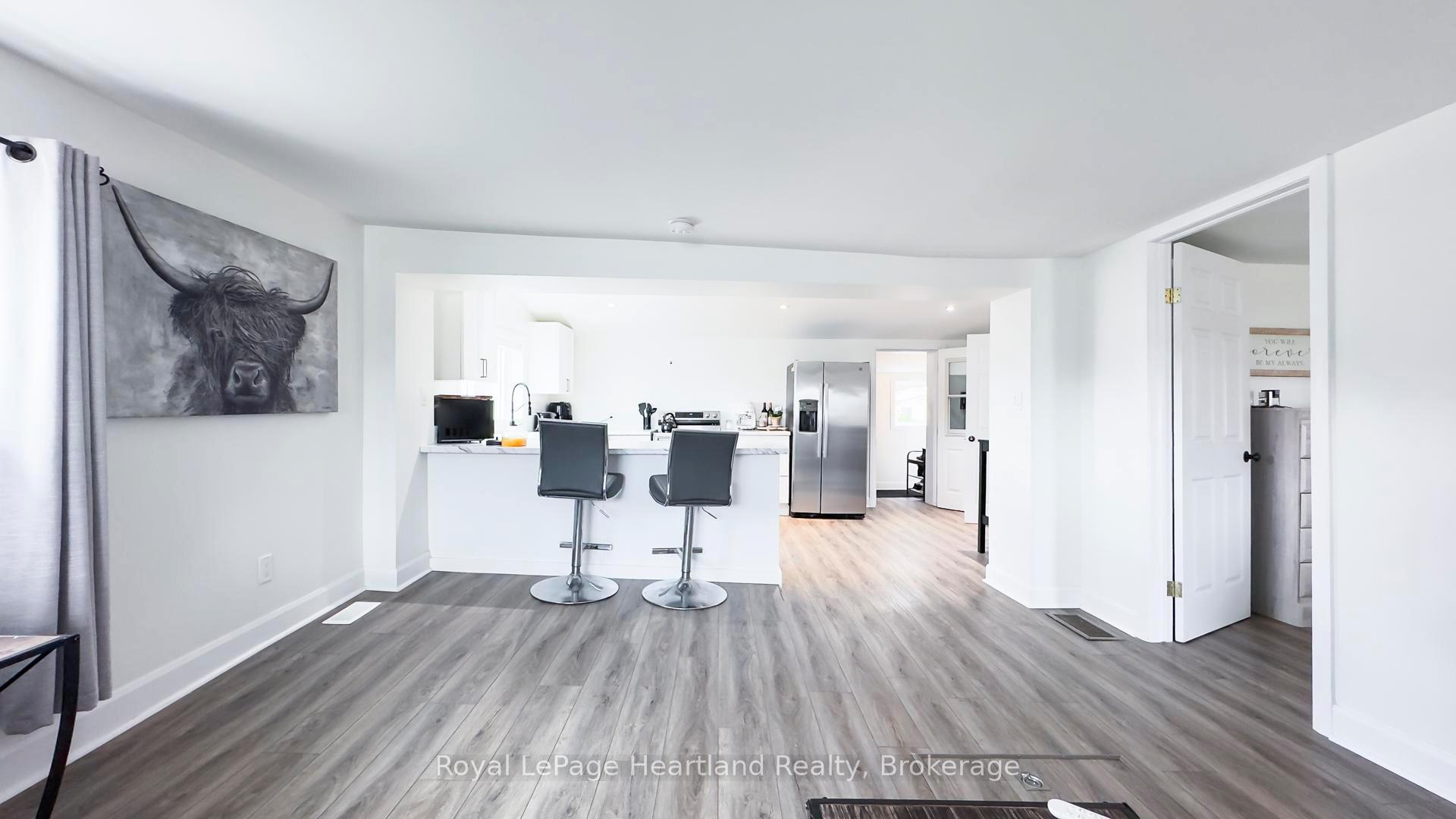 Photo 4 of 252 Huron Road, Goderich, Goderich (Town) — HOMEH