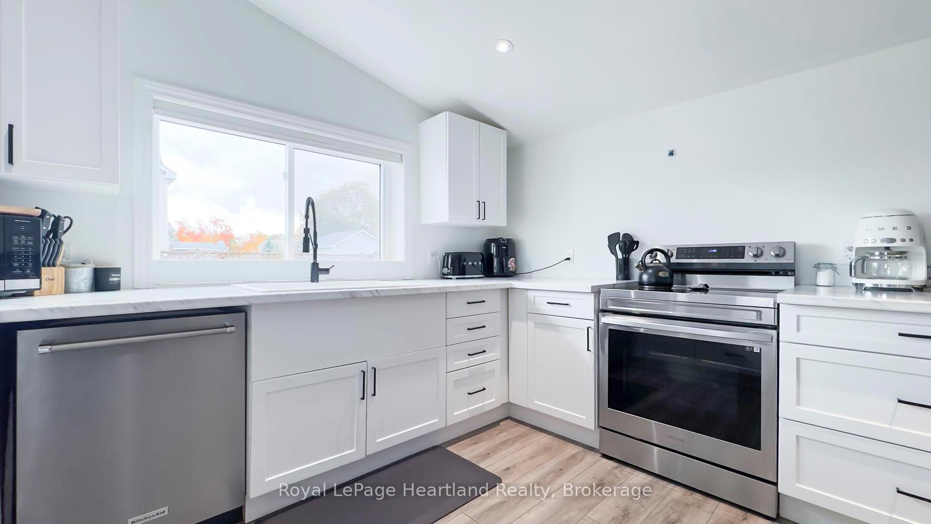 Photo 11 of 252 Huron Road, Goderich, Goderich (Town) — HOMEH