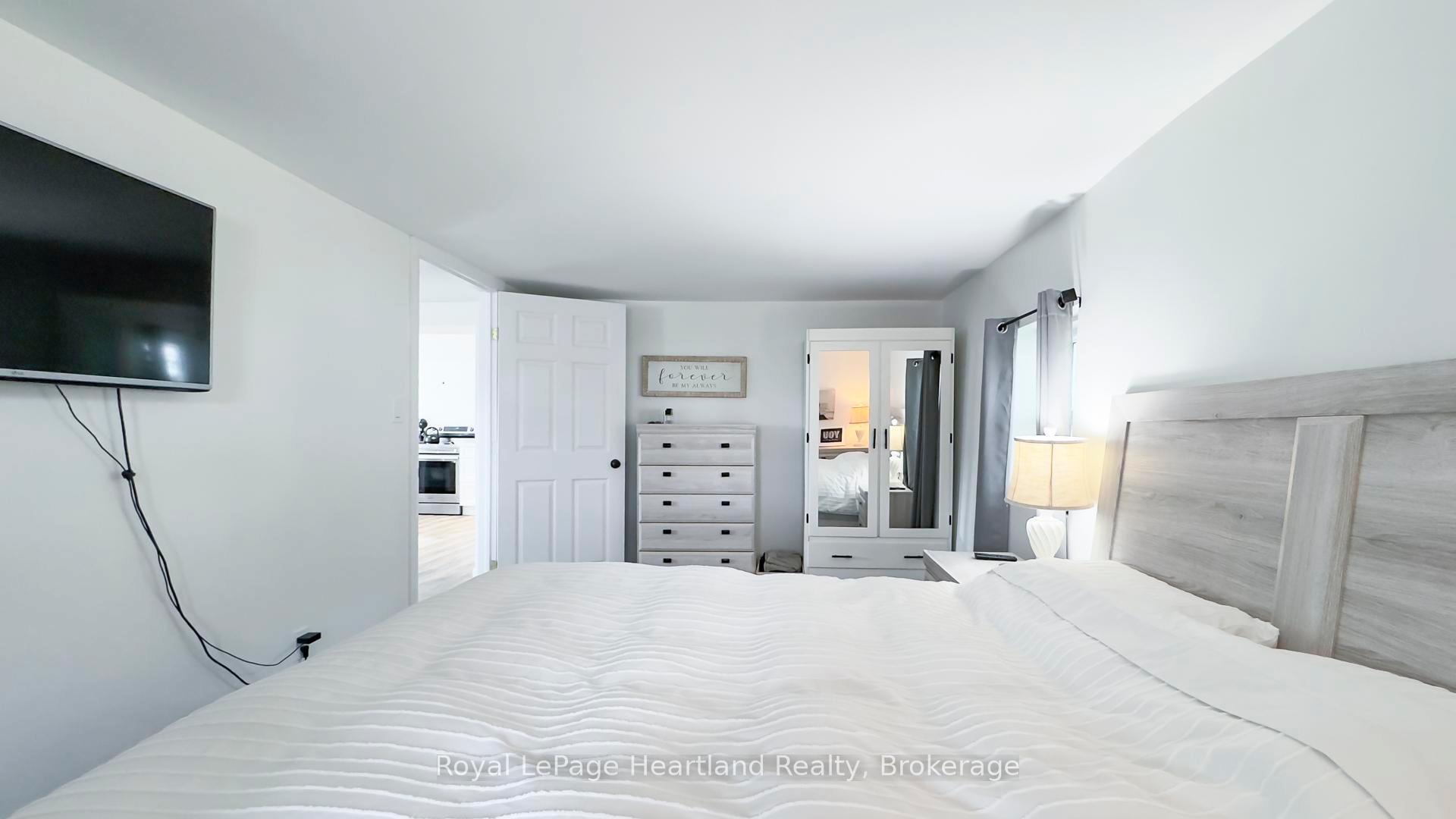 Photo 18 of 252 Huron Road, Goderich, Goderich (Town) — HOMEH