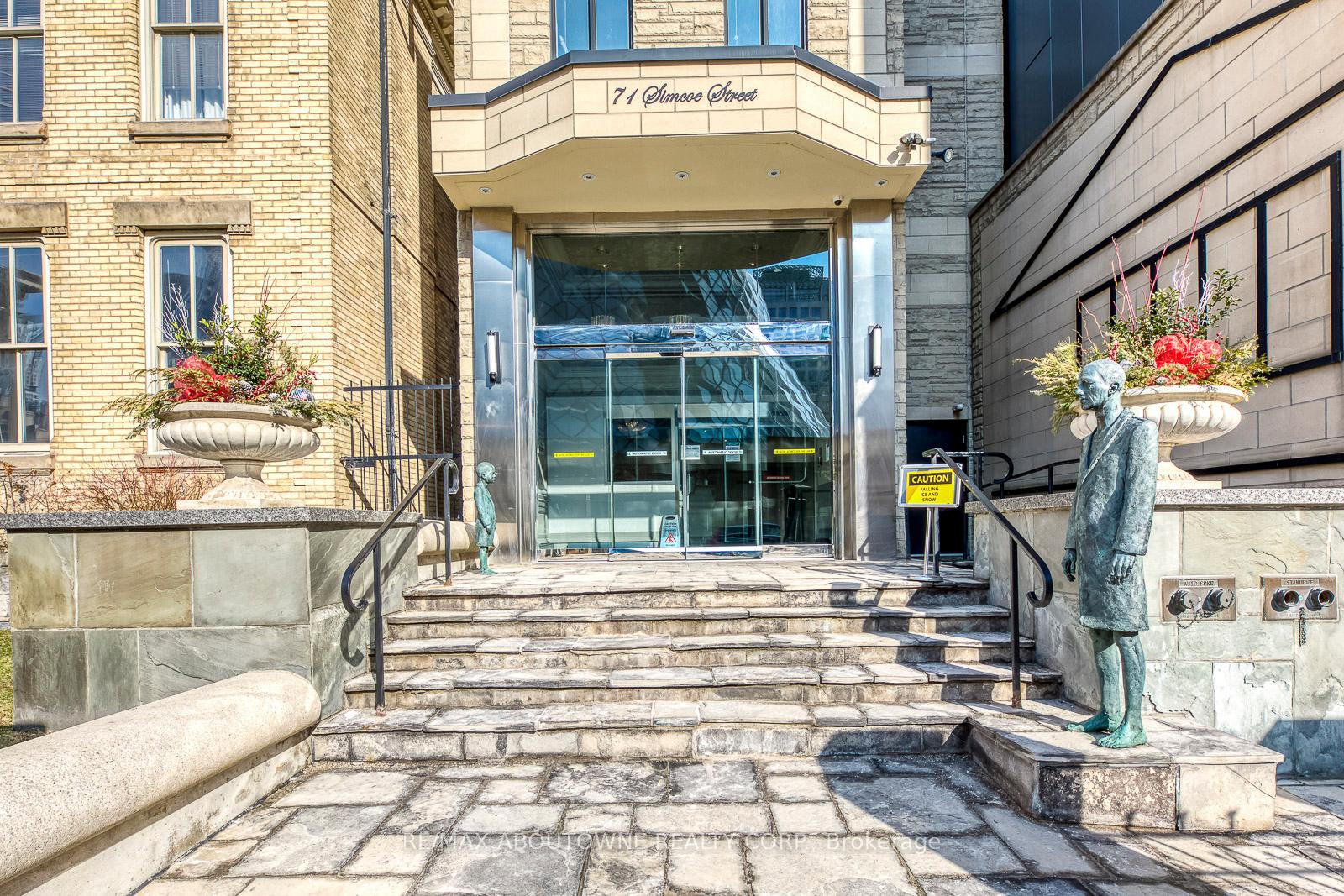 Photo 3 of Unit 701, 71 Simcoe Street, Toronto, University — HOMEH