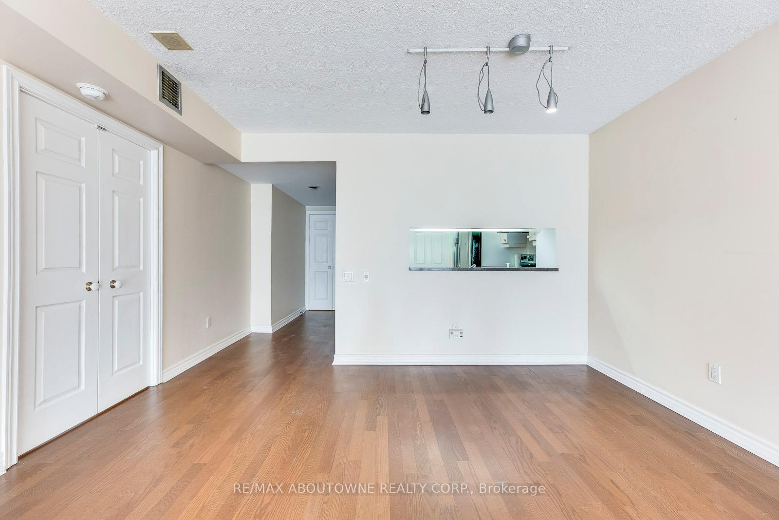Photo 10 of Unit 701, 71 Simcoe Street, Toronto, University — HOMEH