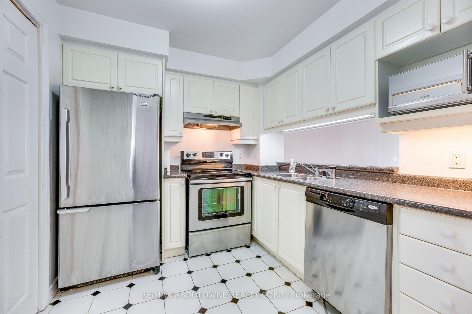 Photo 16 of Unit 701, 71 Simcoe Street, Toronto, University — HOMEH