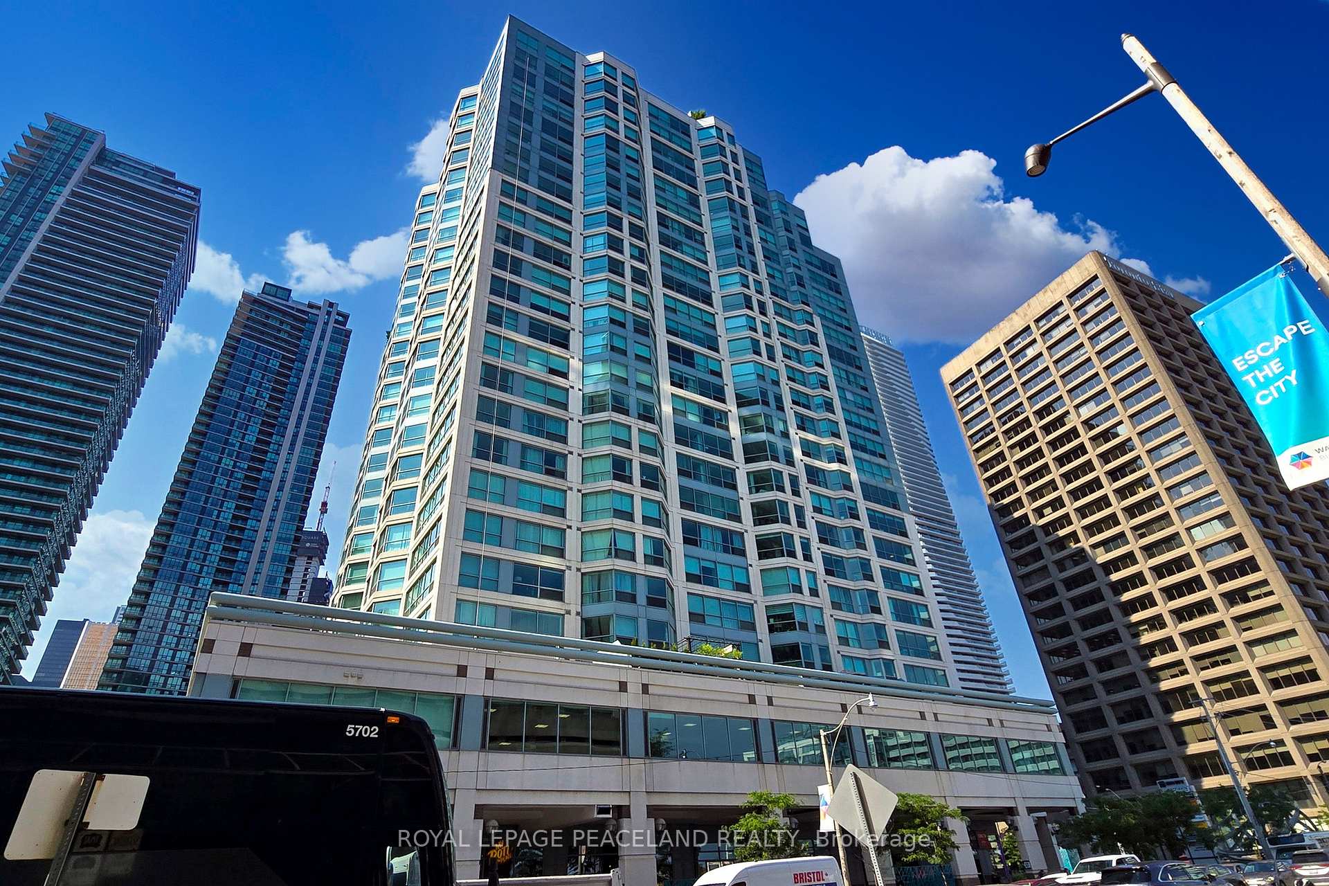 Photo 2 of Unit 1009, 10 Queens Quay W, Toronto, Waterfront Communities — HOMEH