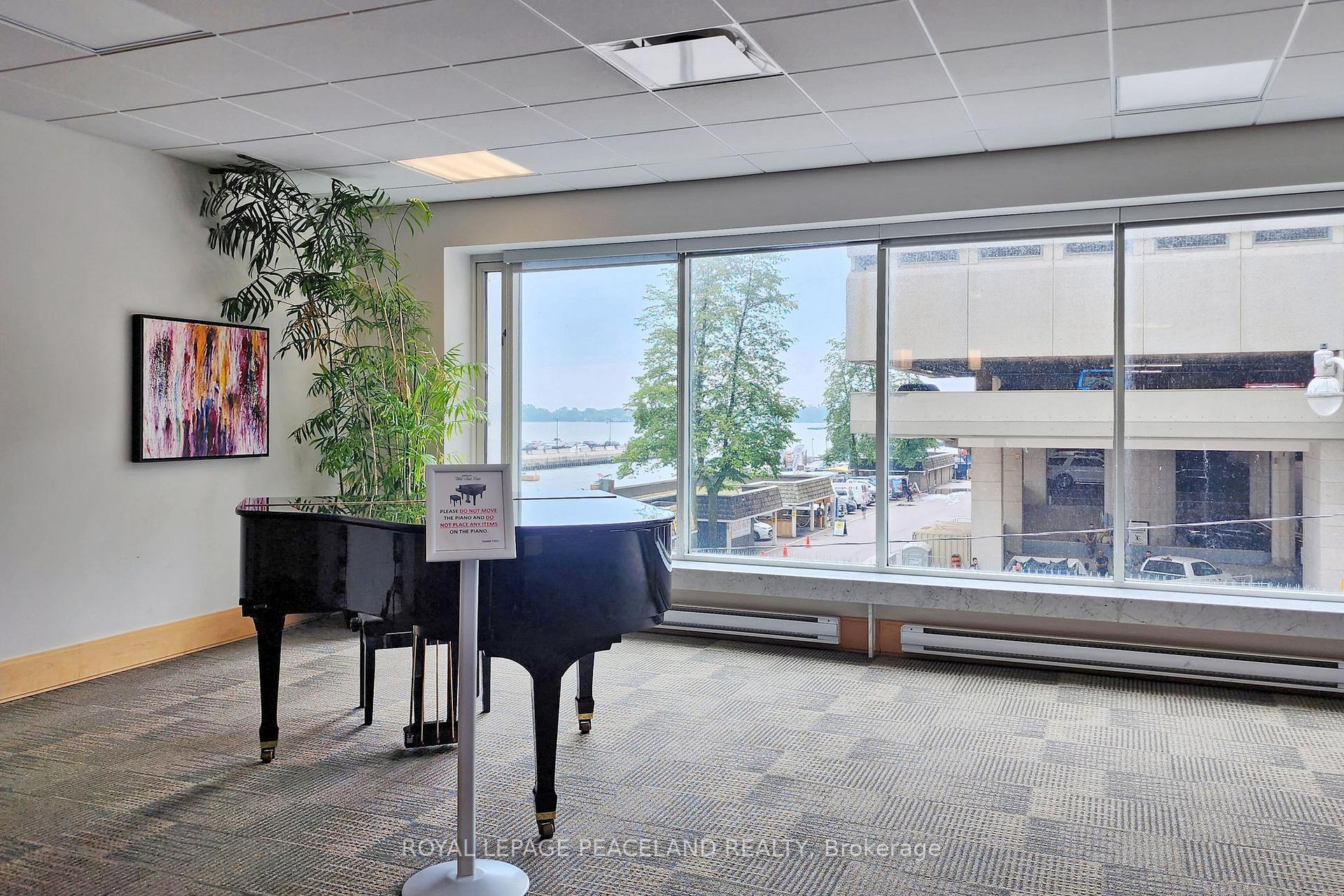 Photo 7 of Unit 1009, 10 Queens Quay W, Toronto, Waterfront Communities — HOMEH
