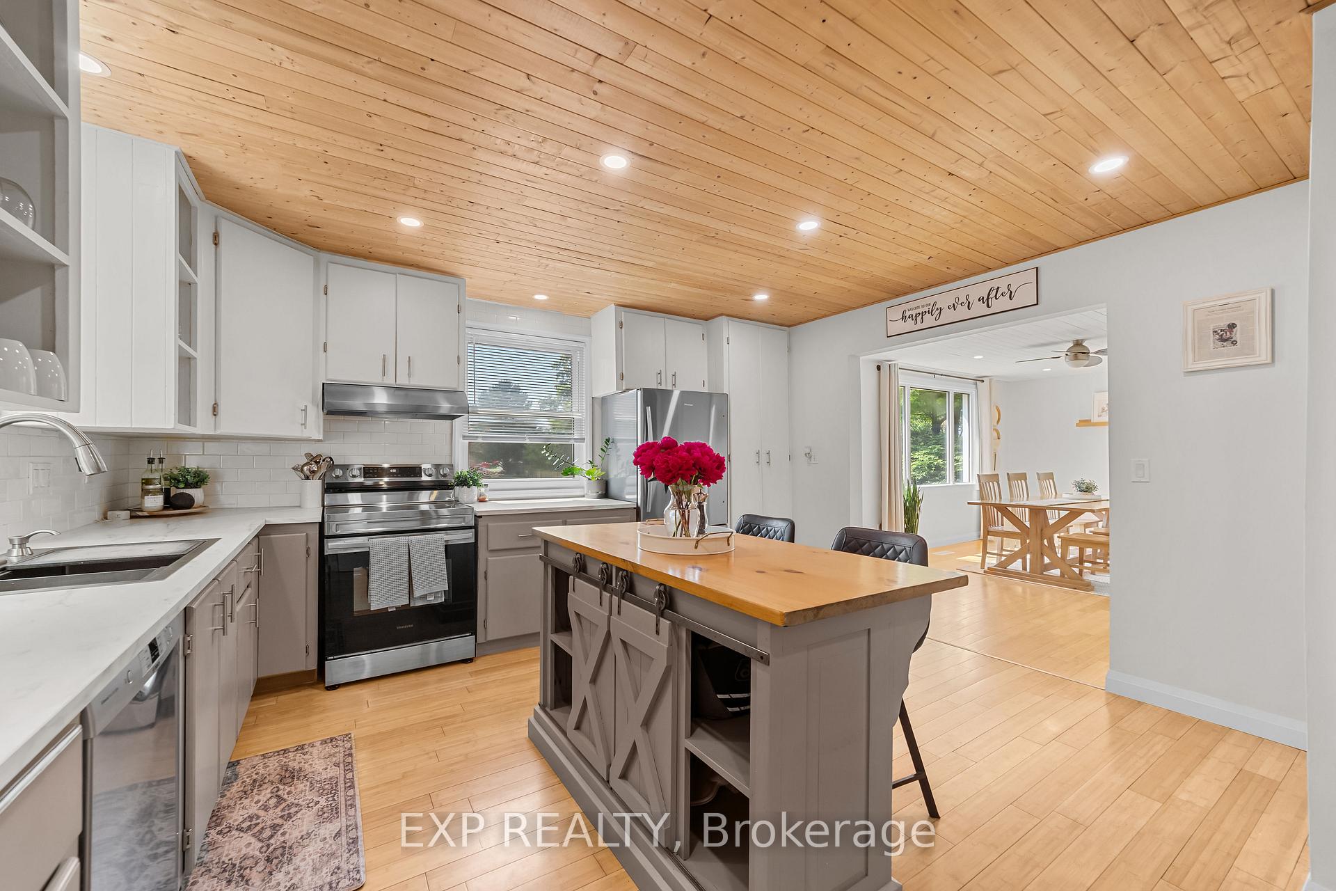 Photo 2 of 33202 Back Street, Dutton/Dunwich, Iona — HOMEH