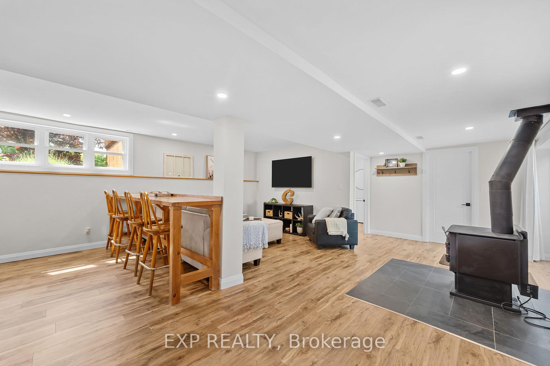 Photo 17 of 33202 Back Street, Dutton/Dunwich, Iona — HOMEH