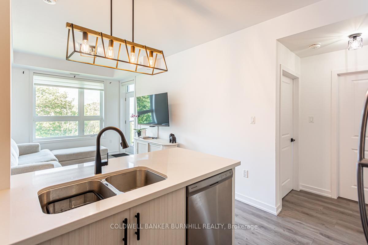 Photo 10 of Unit 423, 125 Shoreview Place, Hamilton, Stoney Creek — HOMEH
