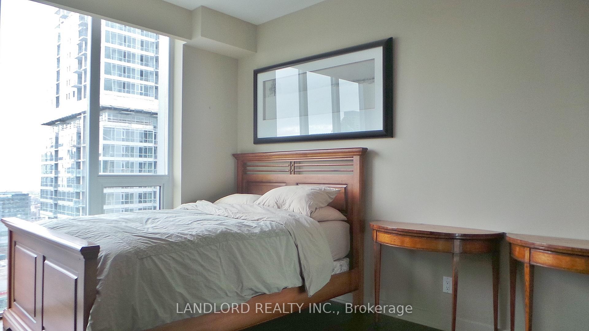 Photo 6 of Unit 3003, 126 Simcoe Street, Toronto, Waterfront Communities — HOMEH