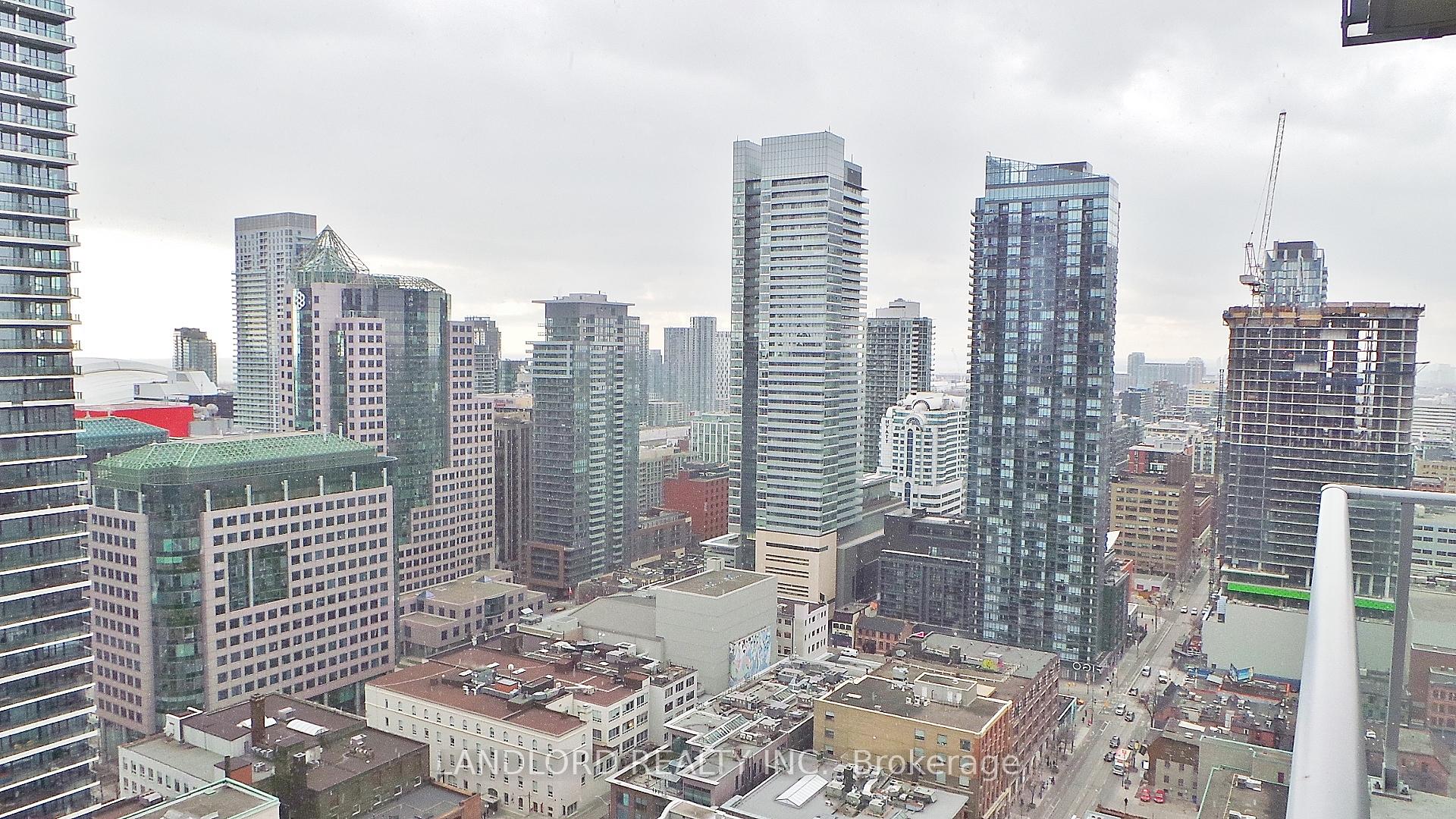 Photo 7 of Unit 3003, 126 Simcoe Street, Toronto, Waterfront Communities — HOMEH
