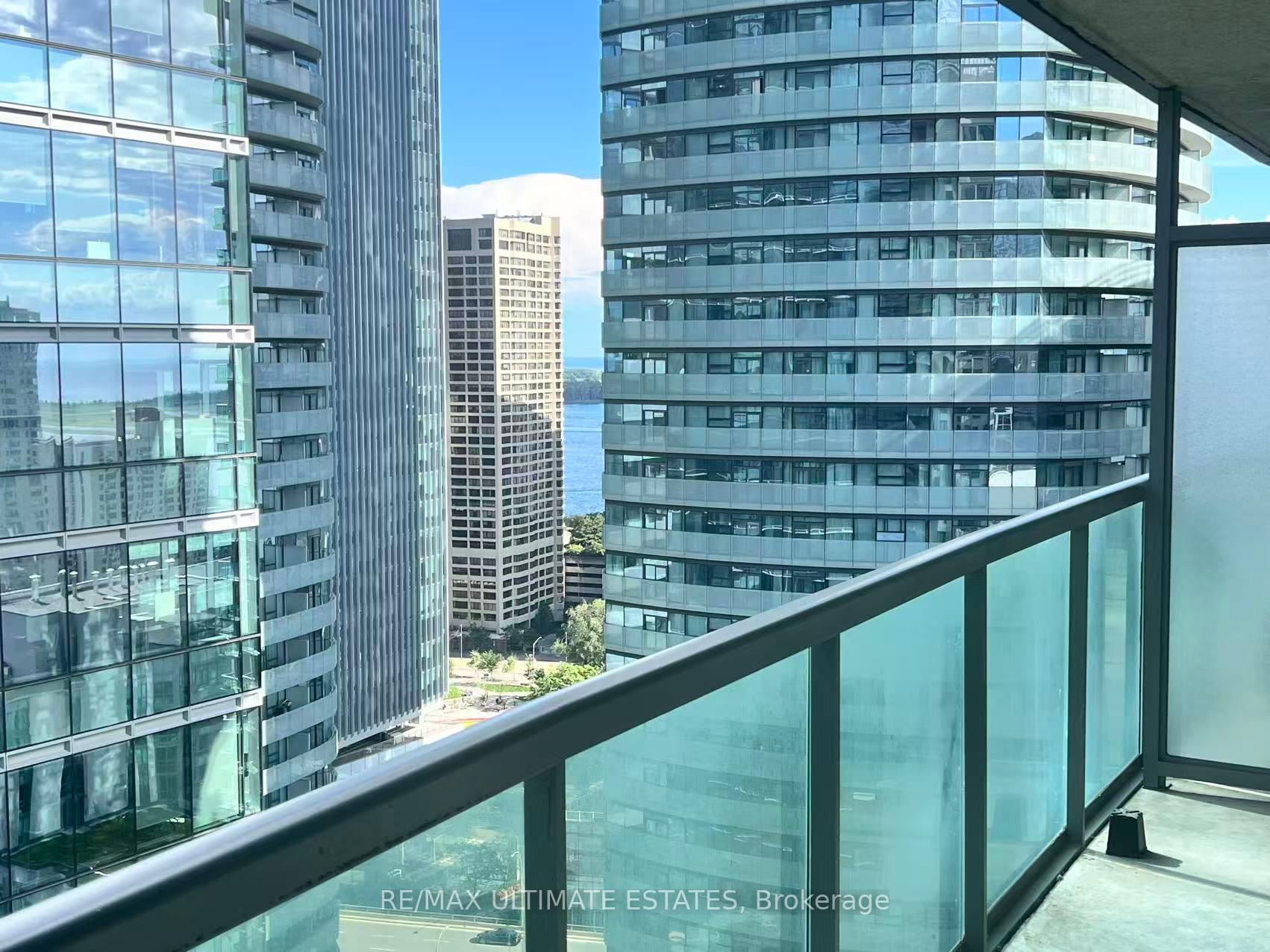 Photo 9 of Unit 3107, 30 Grand Trunk Crescent, Toronto, Waterfront Communities — HOMEH