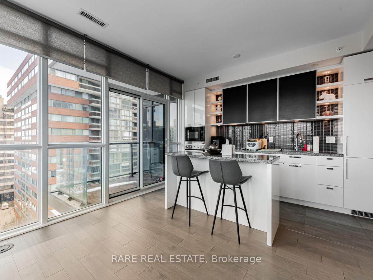 Front of Unit 803, 32 Davenport Road