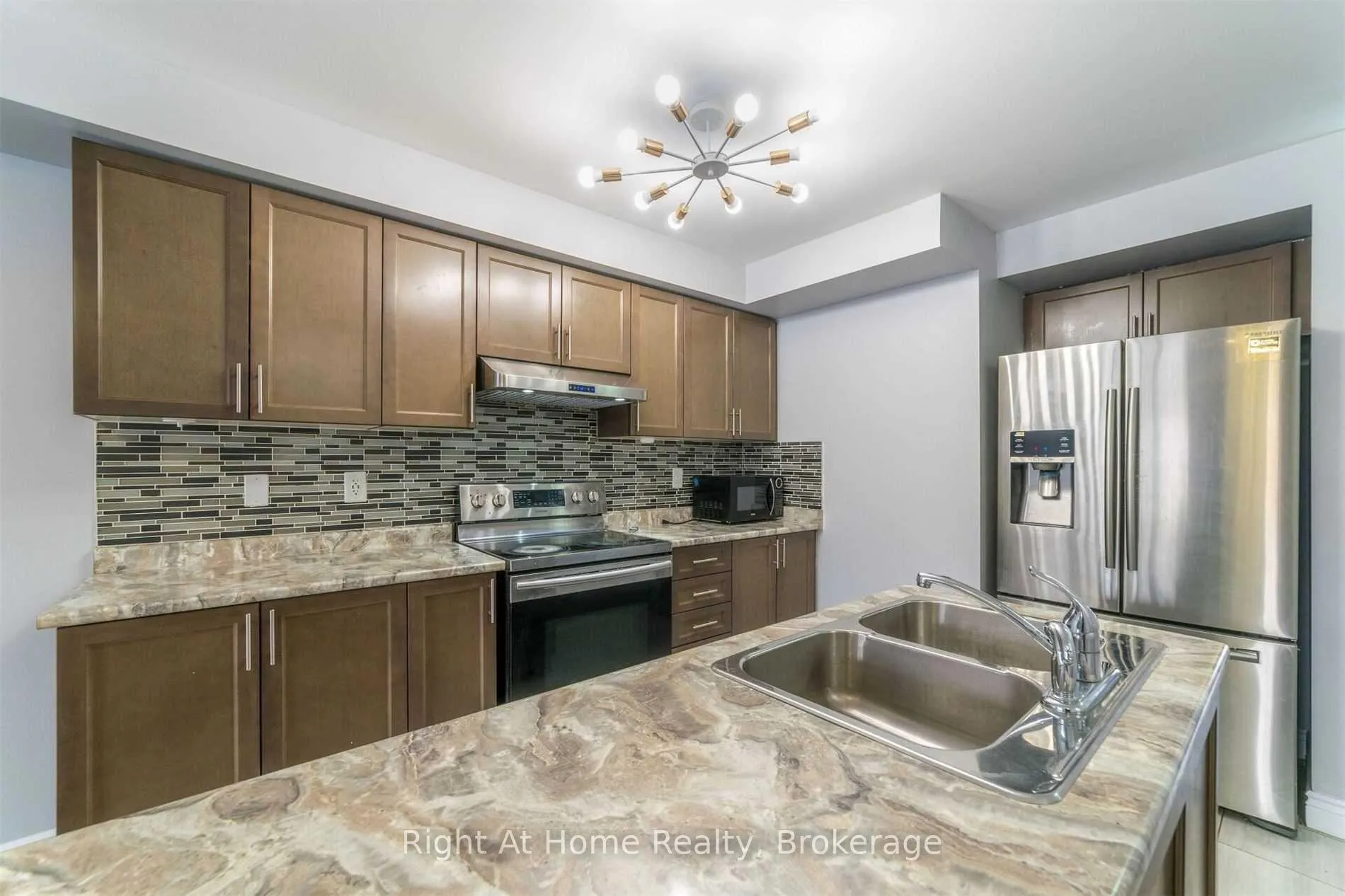Photo 6 of 66 Knotty Pine Avenue, Cambridge, Preston Heights — HOMEH