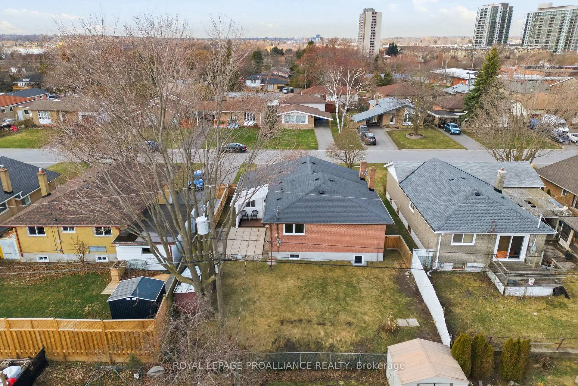 Photo 4 of 903 Naroch Boulevard, Pickering, Bay Ridges — HOMEH