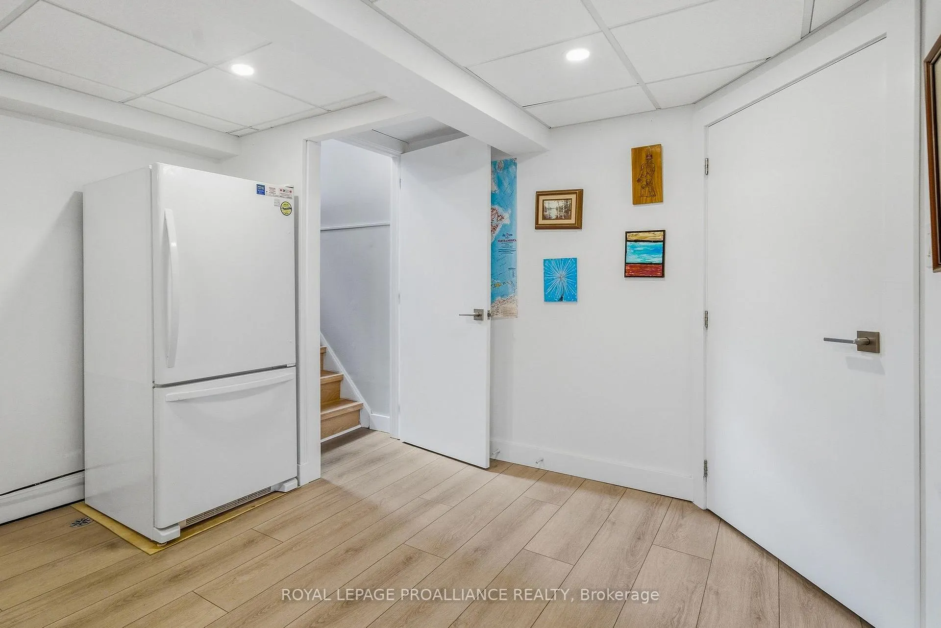 Photo 8 of 903 Naroch Boulevard, Pickering, Bay Ridges — HOMEH