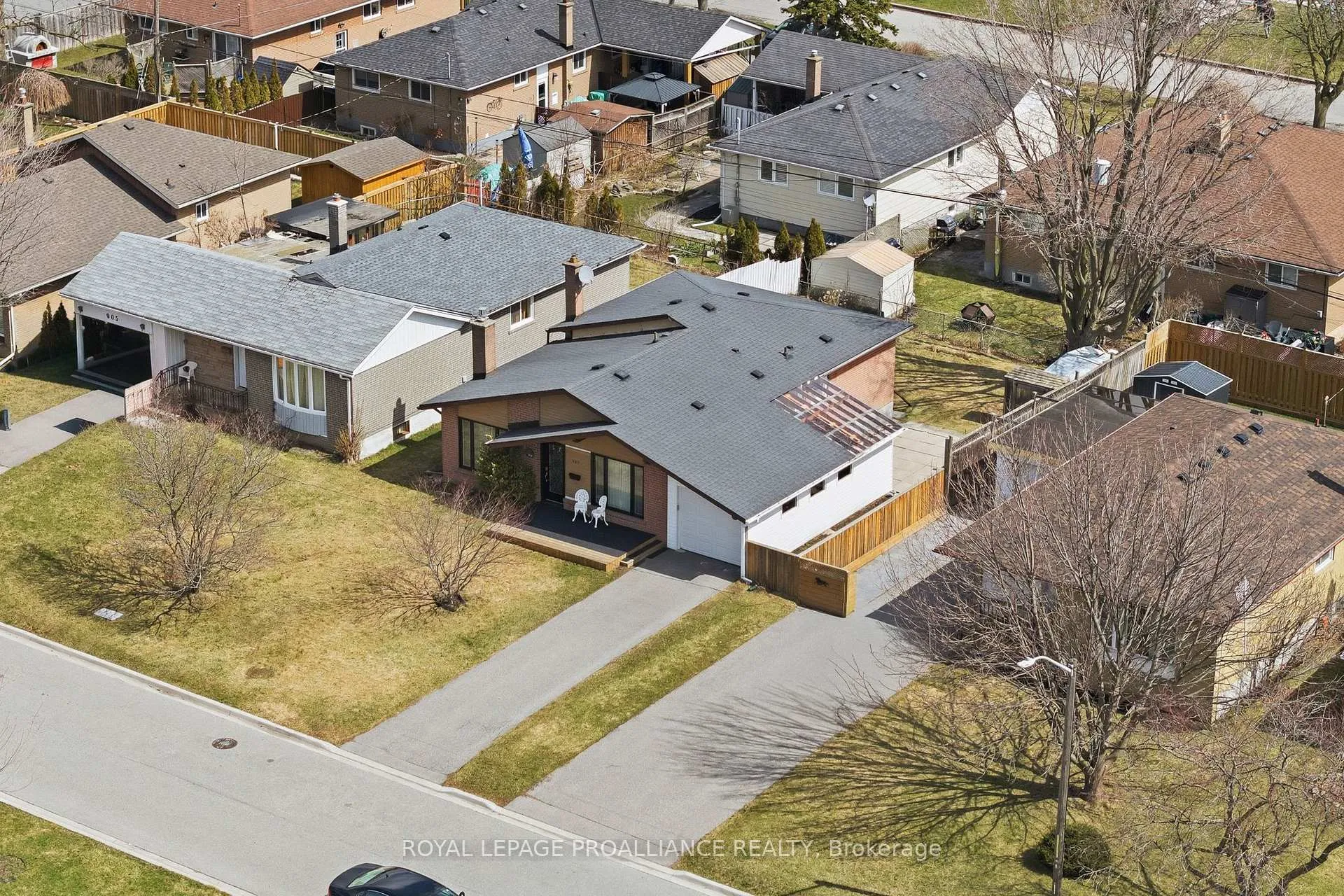 Photo 16 of 903 Naroch Boulevard, Pickering, Bay Ridges — HOMEH