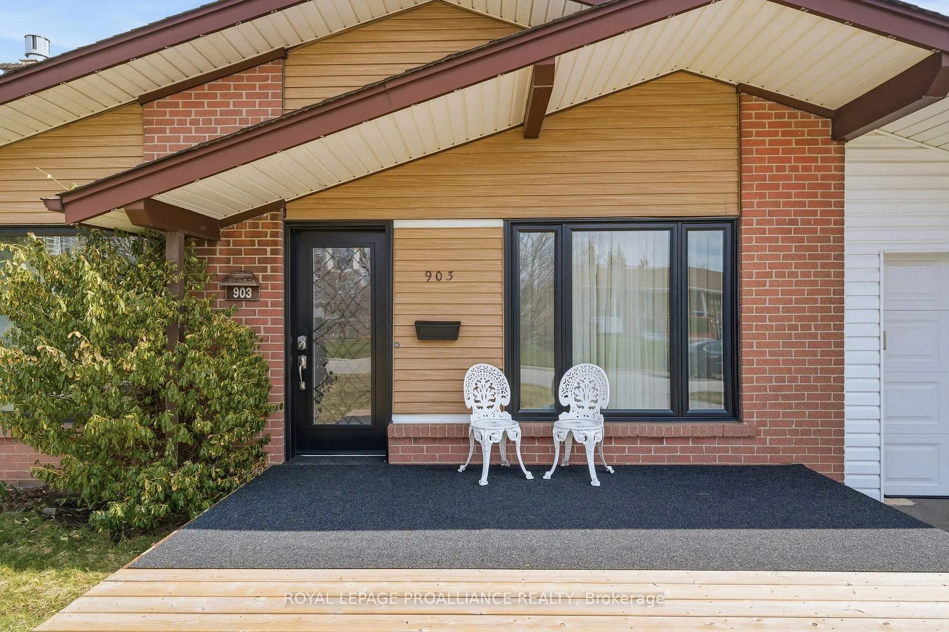 Photo 18 of 903 Naroch Boulevard, Pickering, Bay Ridges — HOMEH