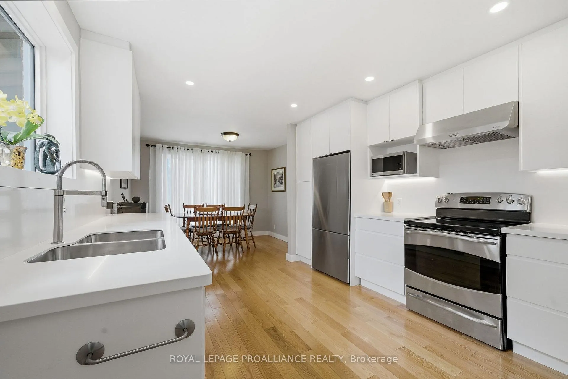 Photo 30 of 903 Naroch Boulevard, Pickering, Bay Ridges — HOMEH