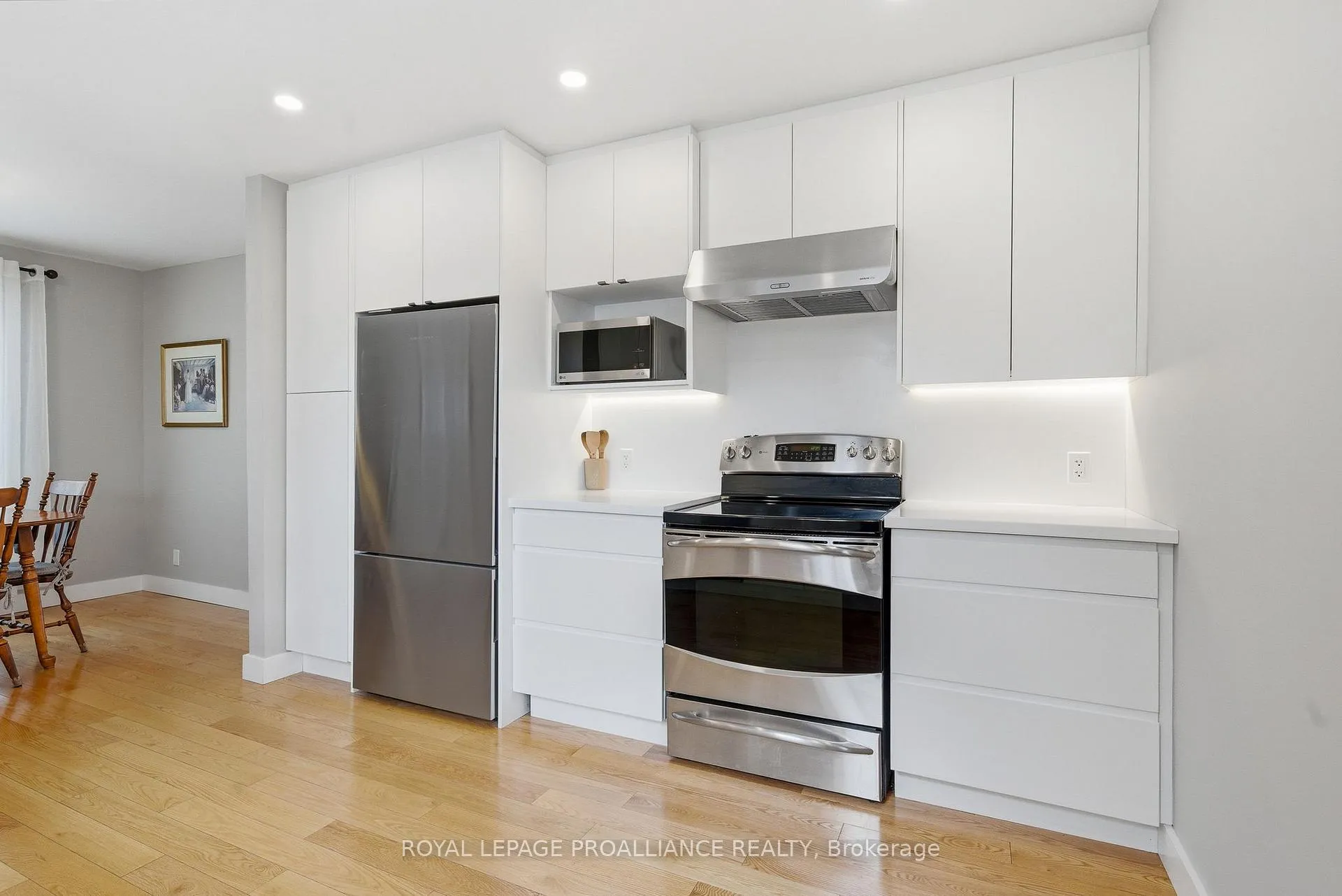 Photo 32 of 903 Naroch Boulevard, Pickering, Bay Ridges — HOMEH