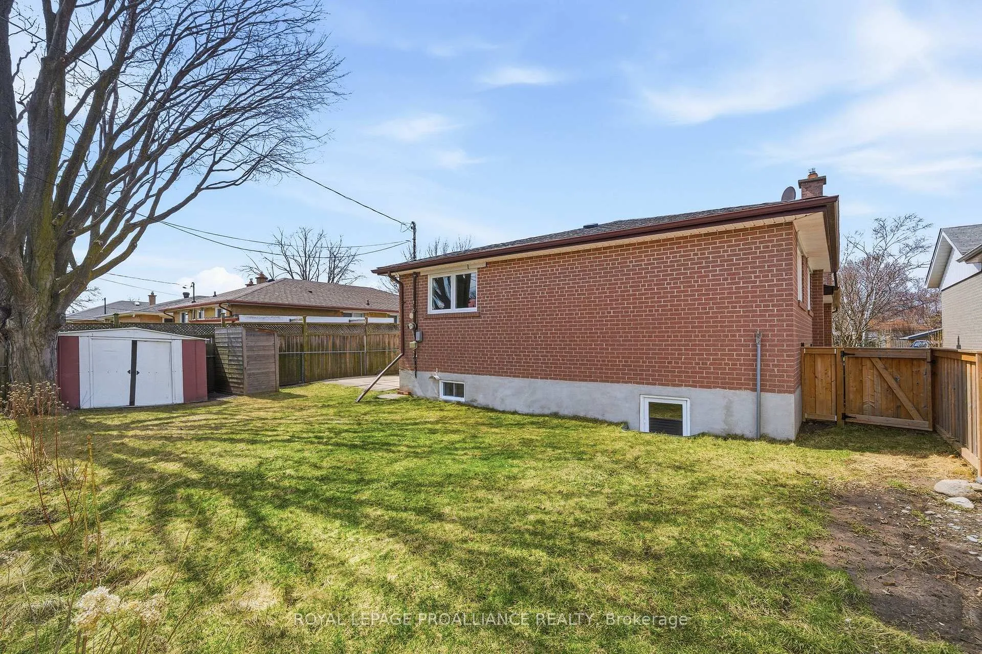 Photo 44 of 903 Naroch Boulevard, Pickering, Bay Ridges — HOMEH