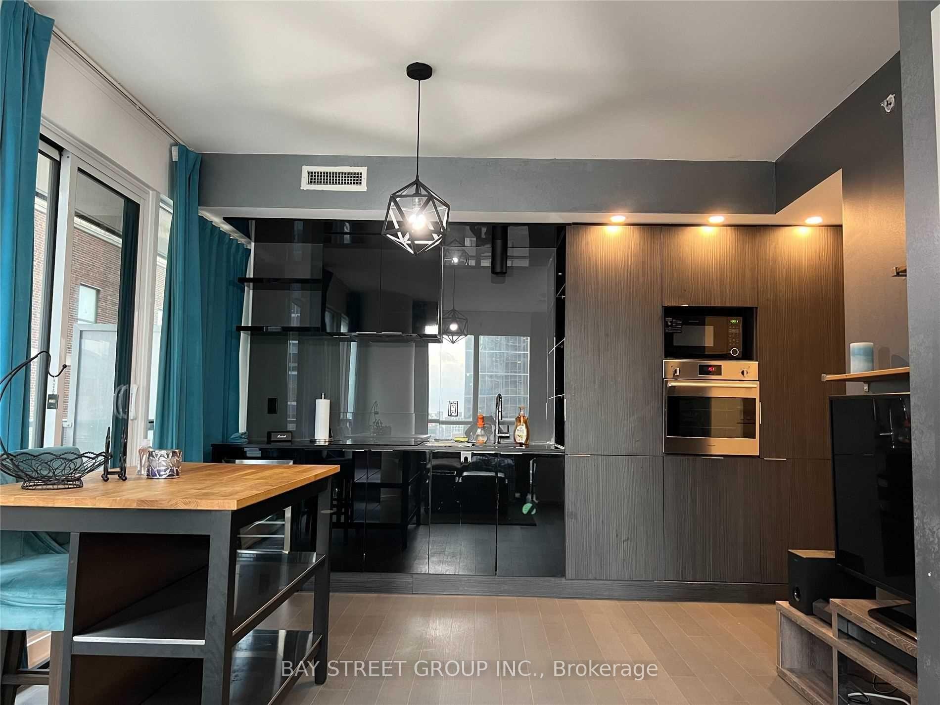 Photo 9 of Unit 2206, 70 Temperance Street, Toronto, Bay Street Corridor — HOMEH
