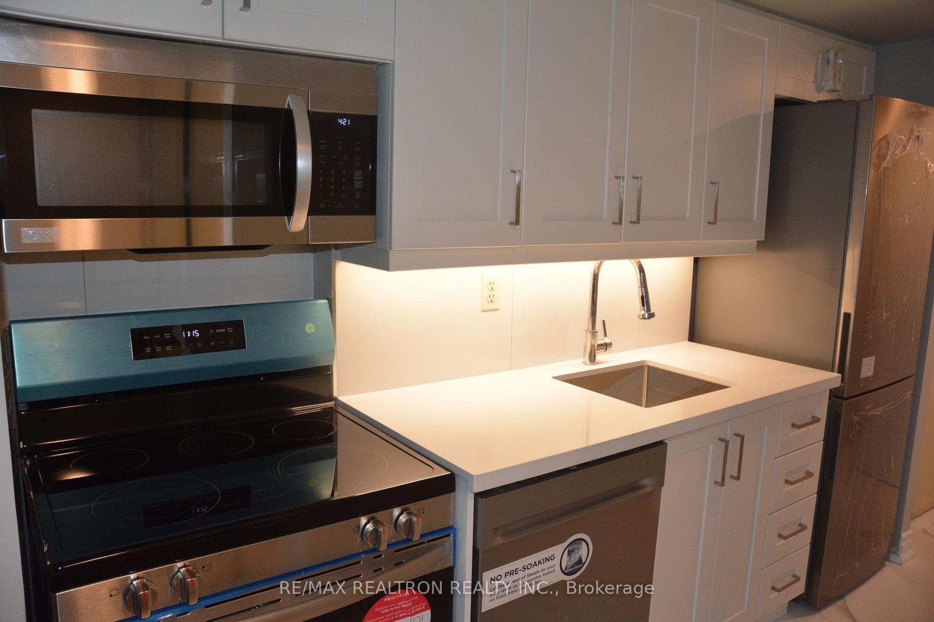 Photo 6 of Unit 1809, 705 King Street W, Toronto, Niagara — HOMEH