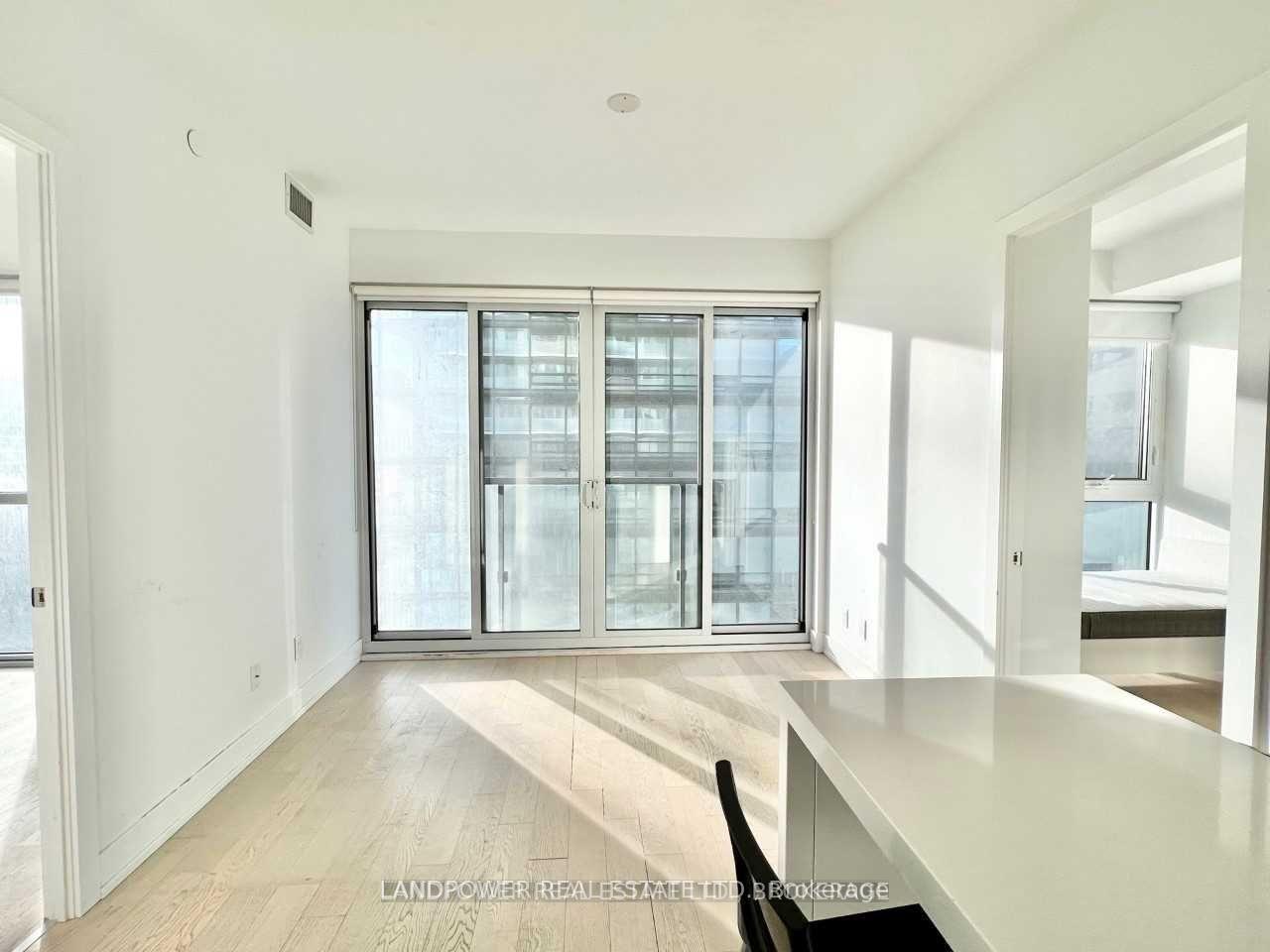 Front of Unit 1501, 7 Grenville Street