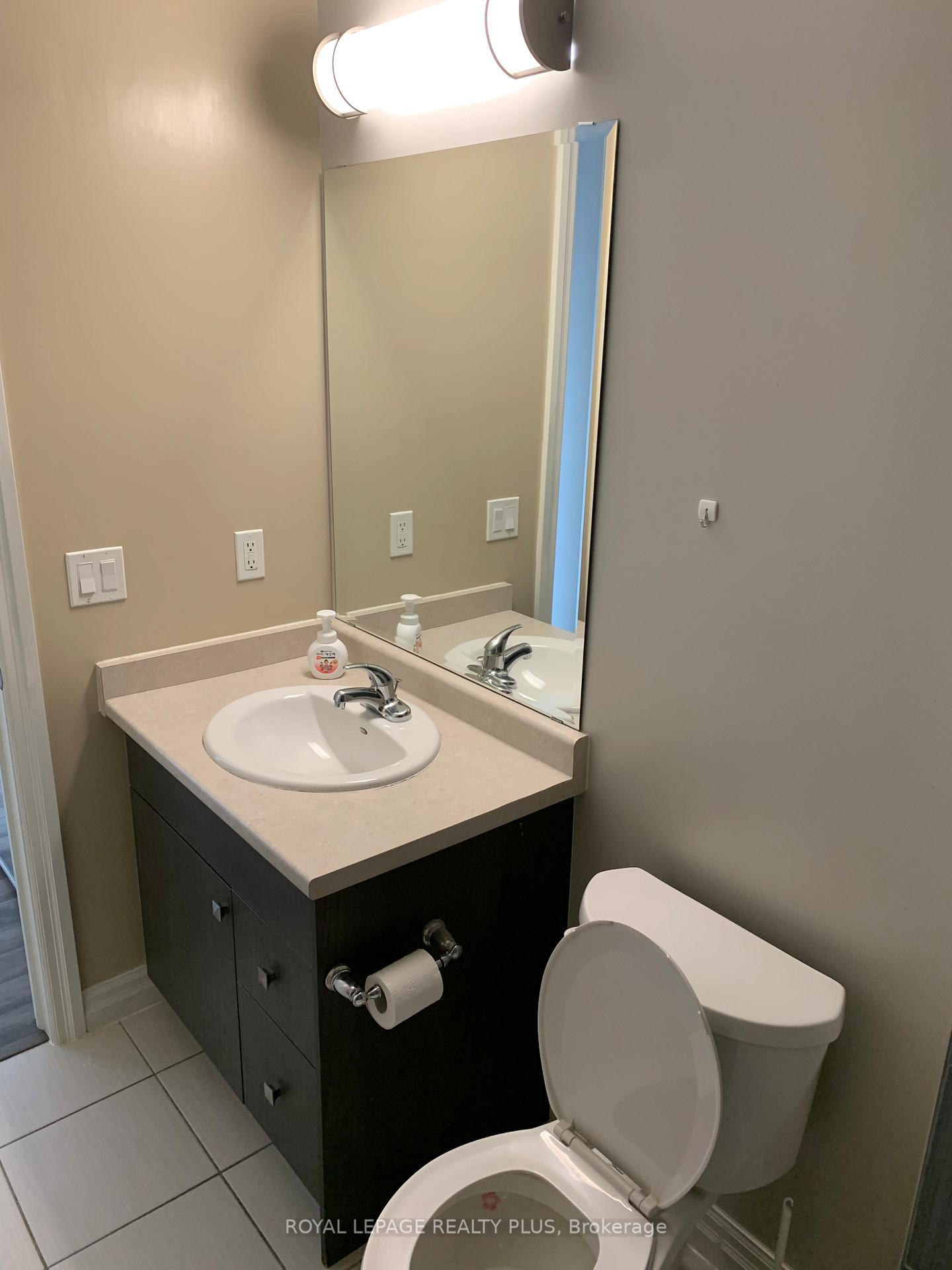 Photo 4 of Unit 713, 112 King Street E, Hamilton, Beasley — HOMEH