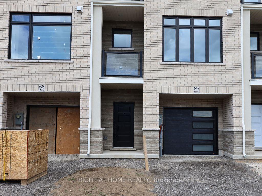 Photo 2 of 69 Fernridge Common Street, St. Catharines, Carlton/Bunting — HOMEH