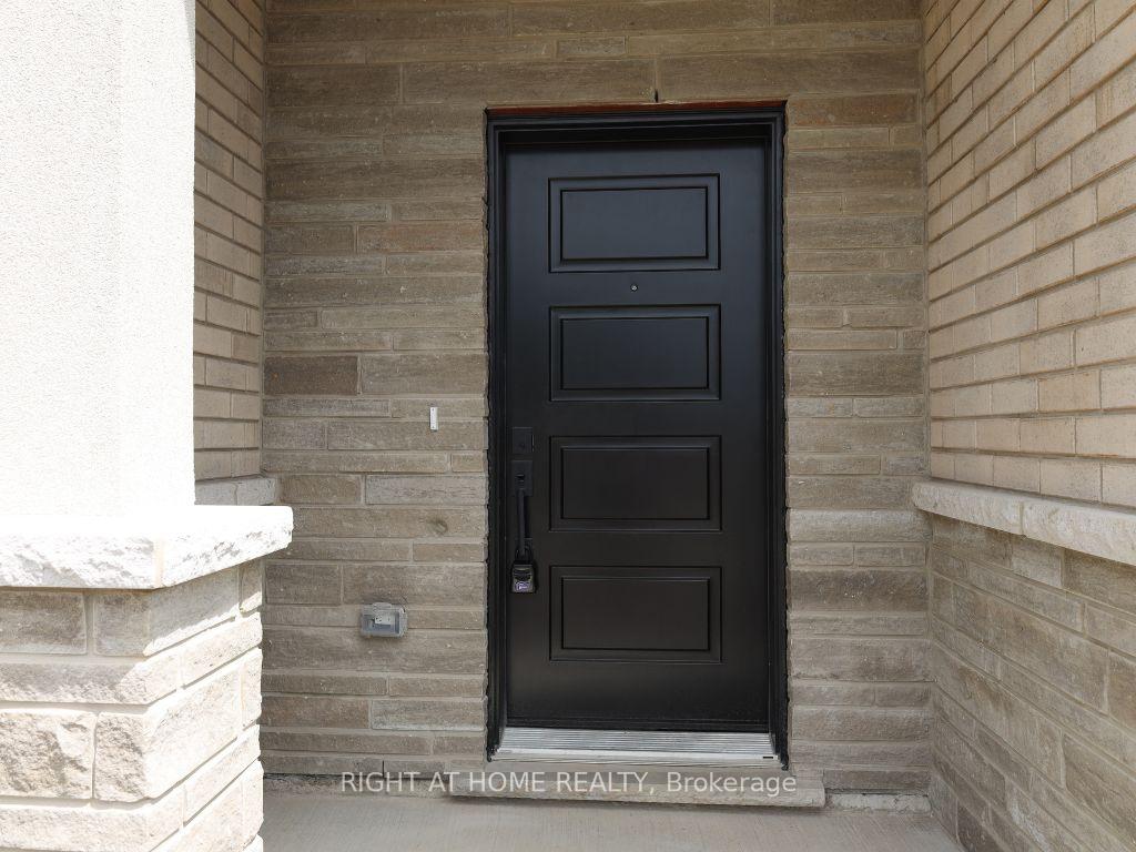 Photo 4 of 69 Fernridge Common Street, St. Catharines, Carlton/Bunting — HOMEH