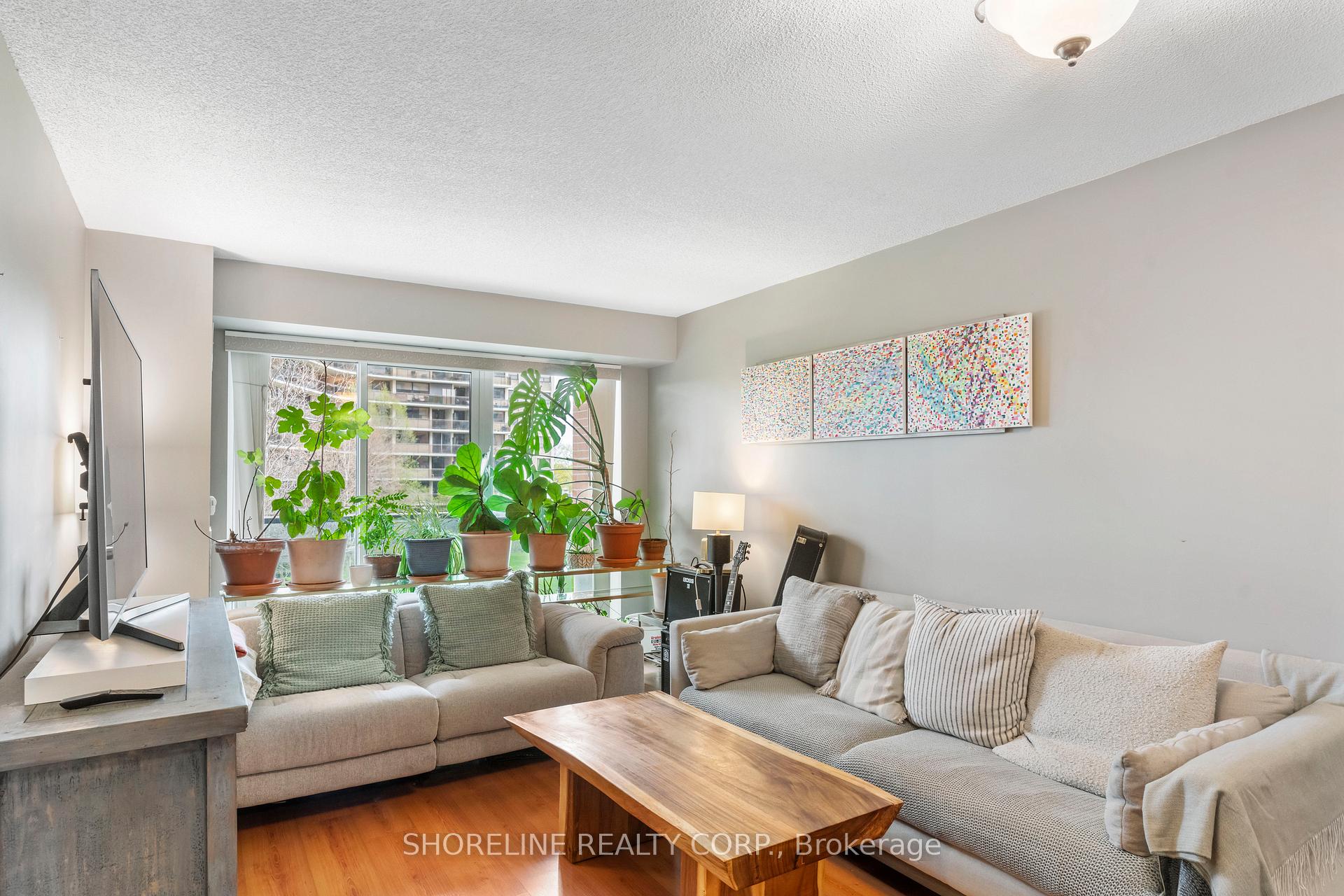 Photo 3 of Unit 306, 1403 Royal York Road, Etobicoke, Humber Heights — HOMEH