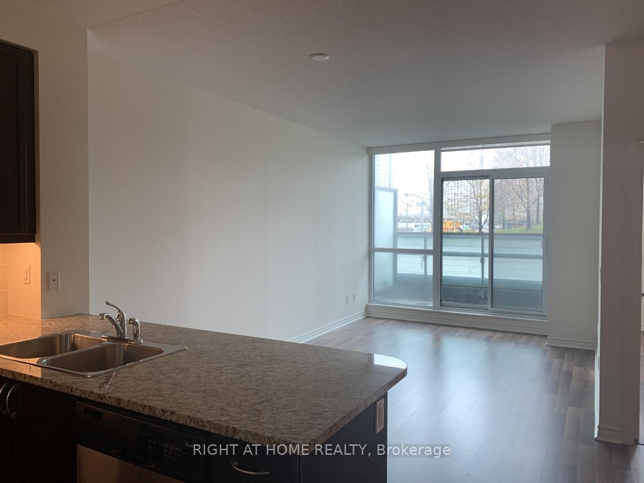 Photo 5 of Unit 210, 25 Lower Simcoe Street, Toronto, Waterfront Communities — HOMEH