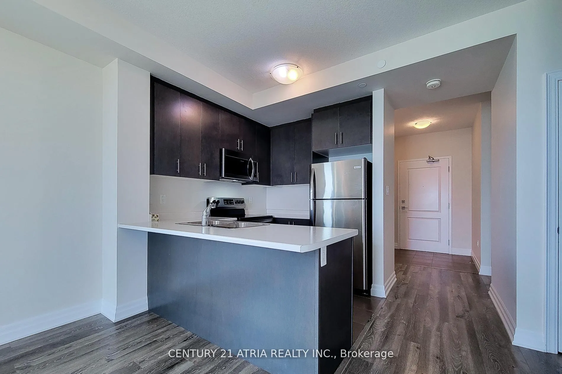 Photo 5 of Unit 508, 101 Shoreview Place, Hamilton, Lakeshore — HOMEH