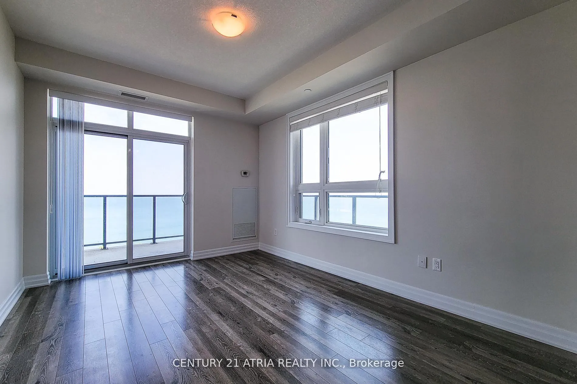 Photo 10 of Unit 508, 101 Shoreview Place, Hamilton, Lakeshore — HOMEH