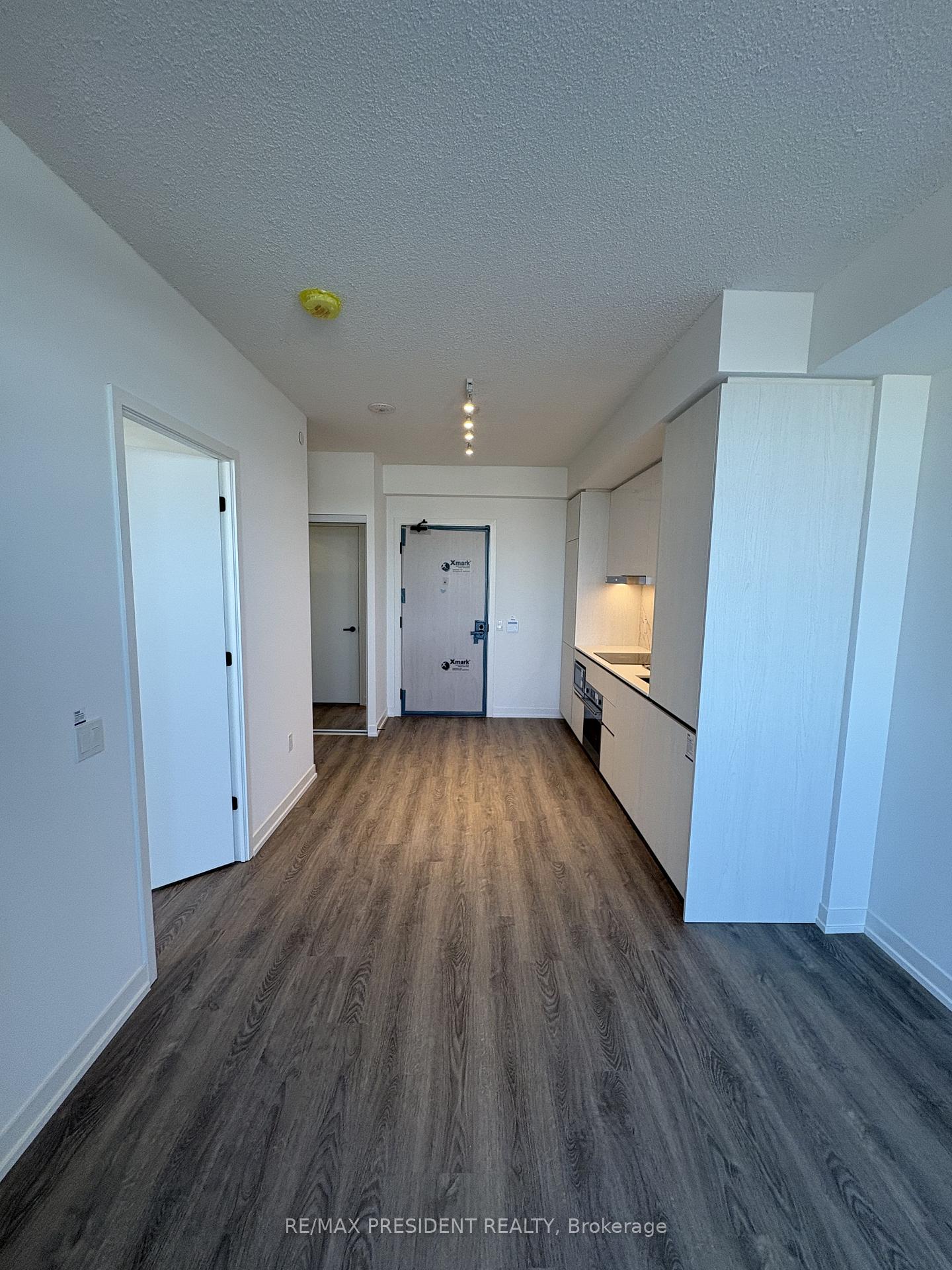 Photo 3 of Unit 2205, 8 Interchange Way, Vaughan, Vaughan Corporate Centre — HOMEH
