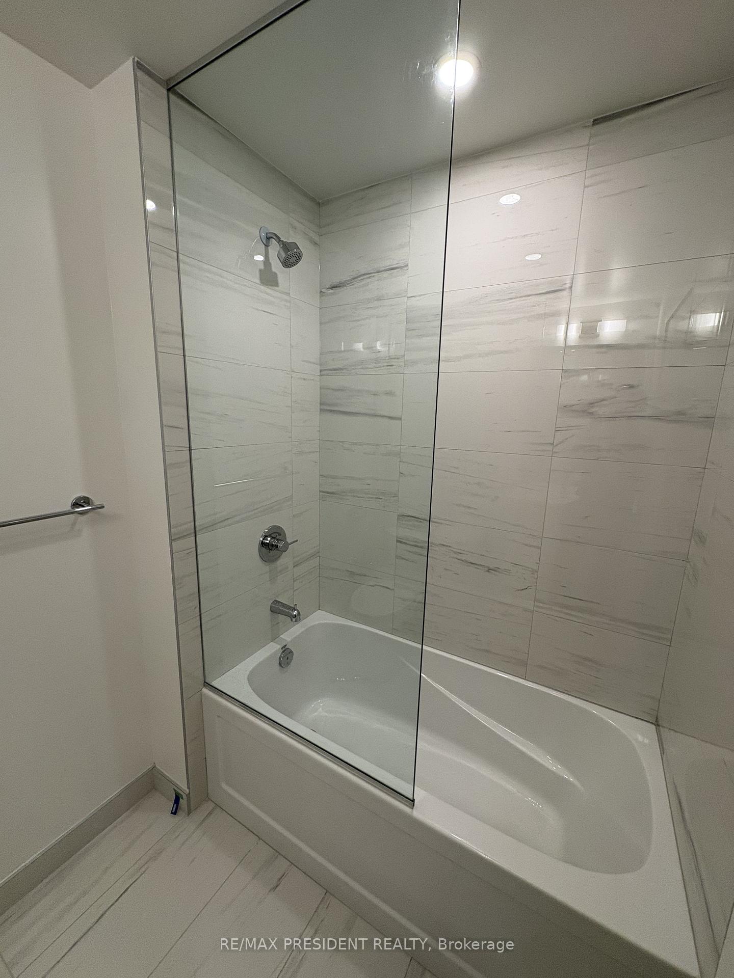 Photo 8 of Unit 2205, 8 Interchange Way, Vaughan, Vaughan Corporate Centre — HOMEH