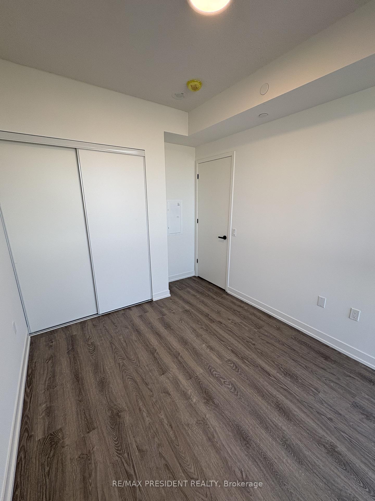 Photo 10 of Unit 2205, 8 Interchange Way, Vaughan, Vaughan Corporate Centre — HOMEH