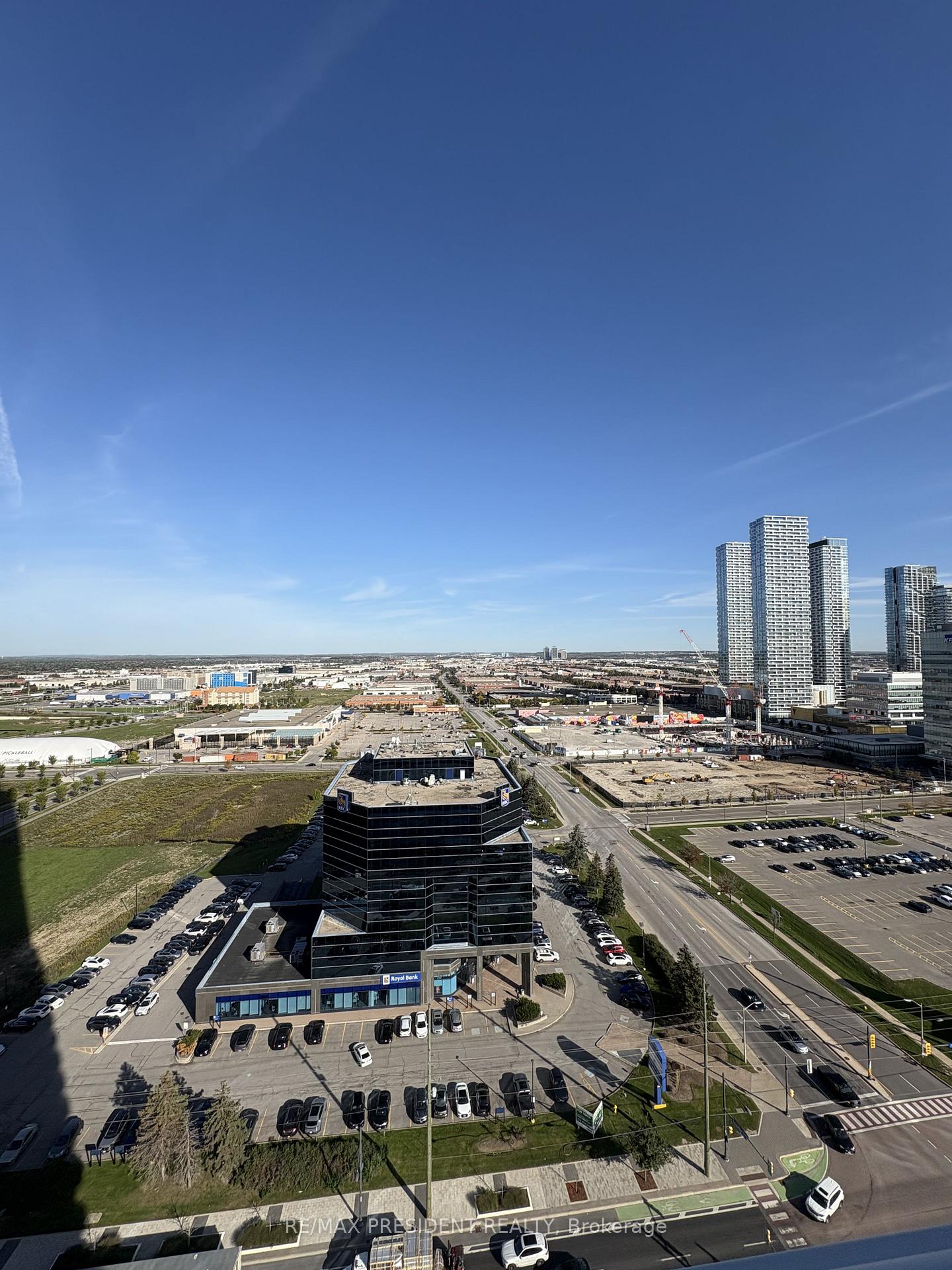 Photo 12 of Unit 2205, 8 Interchange Way, Vaughan, Vaughan Corporate Centre — HOMEH