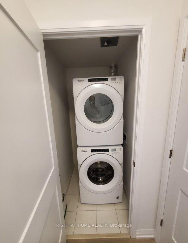 Photo 3 of Unit 3512, 7895 Jane Street, Vaughan, Concord — HOMEH
