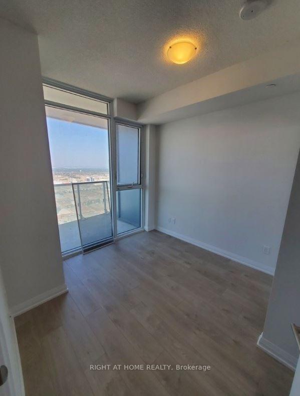 Photo 8 of Unit 3512, 7895 Jane Street, Vaughan, Concord — HOMEH