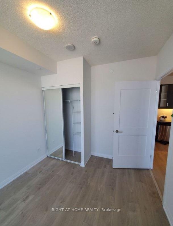 Photo 9 of Unit 3512, 7895 Jane Street, Vaughan, Concord — HOMEH