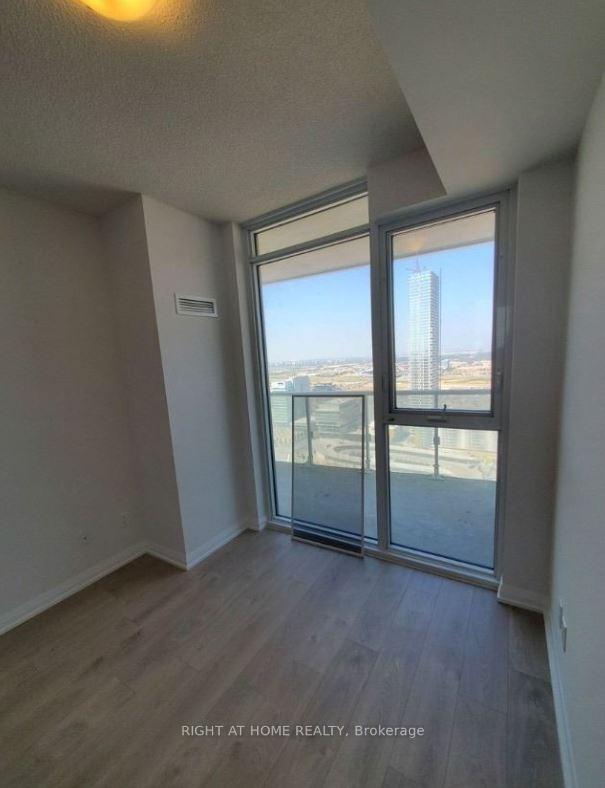 Photo 10 of Unit 3512, 7895 Jane Street, Vaughan, Concord — HOMEH