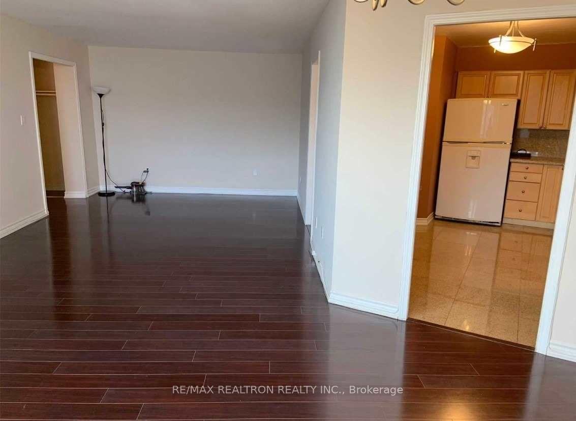 Photo 3 of Unit 1906, 10 Edgecliff Golfway, Toronto, Flemingdon Park — HOMEH