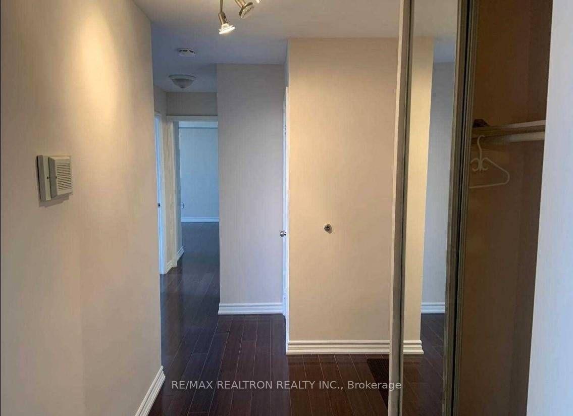 Photo 5 of Unit 1906, 10 Edgecliff Golfway, Toronto, Flemingdon Park — HOMEH