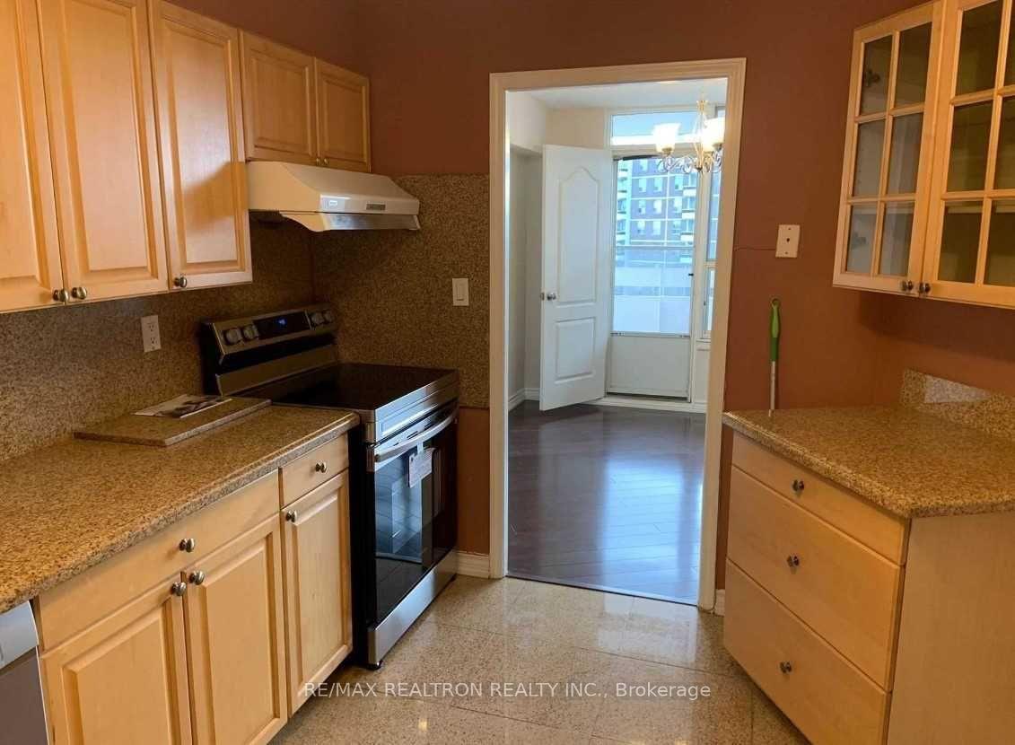 Photo 8 of Unit 1906, 10 Edgecliff Golfway, Toronto, Flemingdon Park — HOMEH