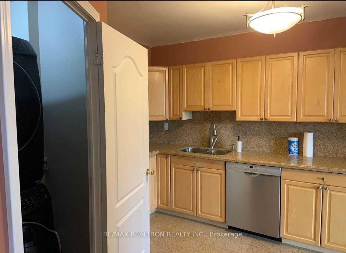 Photo 17 of Unit 1906, 10 Edgecliff Golfway, Toronto, Flemingdon Park — HOMEH