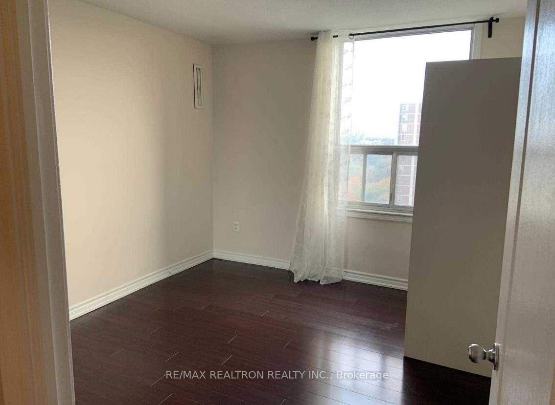 Photo 9 of Unit 1906, 10 Edgecliff Golfway, Toronto, Flemingdon Park — HOMEH