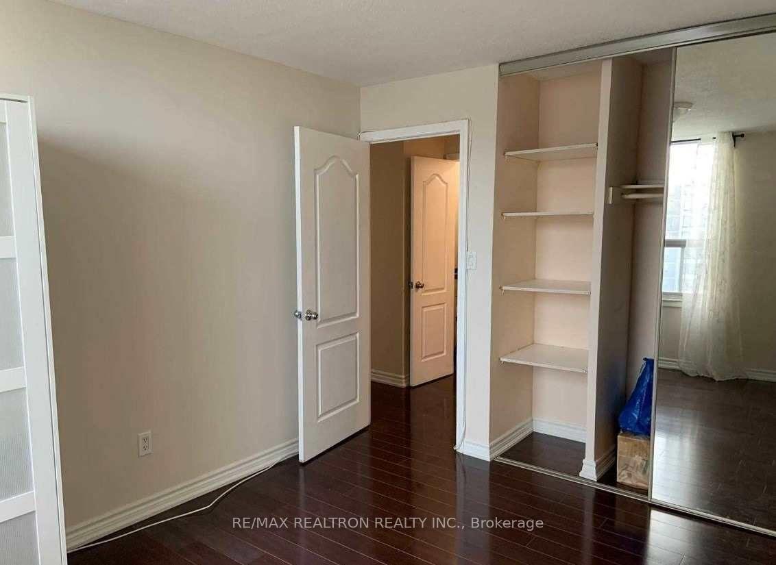 Photo 10 of Unit 1906, 10 Edgecliff Golfway, Toronto, Flemingdon Park — HOMEH