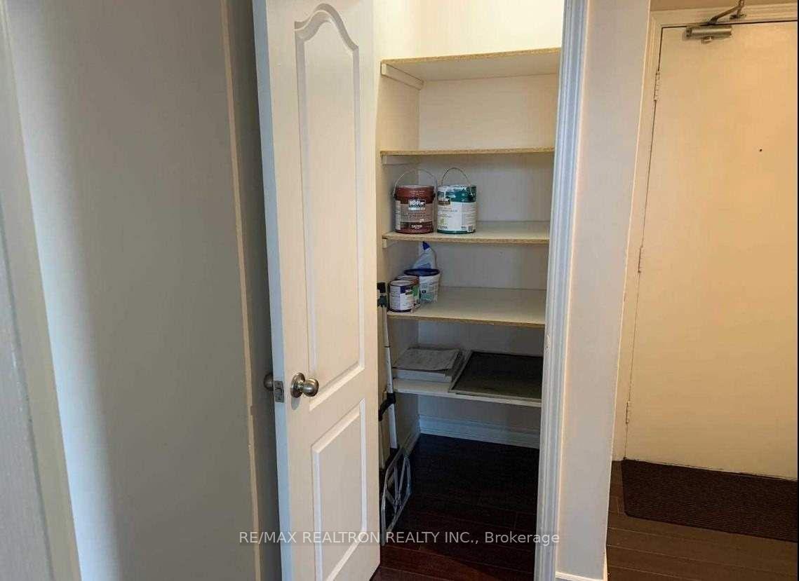 Photo 13 of Unit 1906, 10 Edgecliff Golfway, Toronto, Flemingdon Park — HOMEH